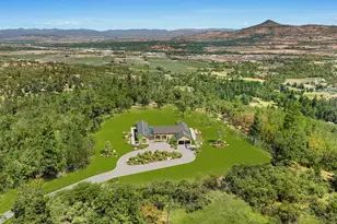 1028 Coleman Hls Dr, Medford, OR 97501 - Photo 3