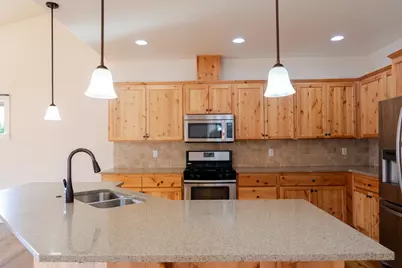 1752 NW Upas Avenue, Redmond, OR 97756 - Photo 9