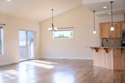 1752 NW Upas Avenue, Redmond, OR 97756 - Photo 23