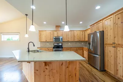 1752 NW Upas Avenue, Redmond, OR 97756 - Photo 11