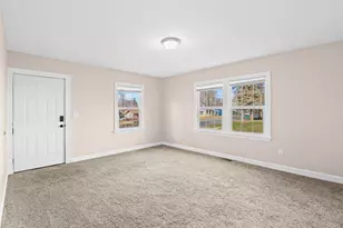 703 Mitchell St, Klamath Falls, OR 97601 - Photo 5