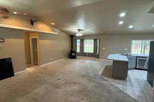 12473 Overland Dr, Klamath Falls, OR 97603 - Photo 7