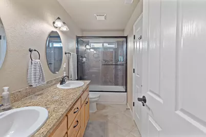 356 SW Bayou Place, Grants Pass, OR 97526 - Photo 23