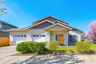 356 SW Bayou Pl, Grants Pass, OR 97526 - Photo 1