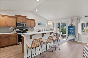 632 N Reed St, Sisters, OR 97759 - Photo 9