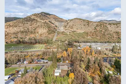 753 Rogue River Highway, Gold Hill, OR 97525 - Photo 45