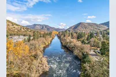 753 Rogue River Highway, Gold Hill, OR 97525 - Photo 5