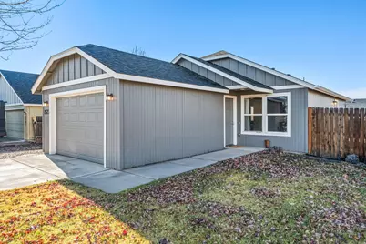 2527 NE 5th Street, Redmond, OR 97756 - Photo 1