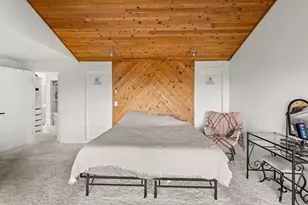 1383 Highcrest Dr, Medford, OR 97504 - Photo 15