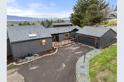 1383 Highcrest Drive, Medford, OR 97504 - Photo 1