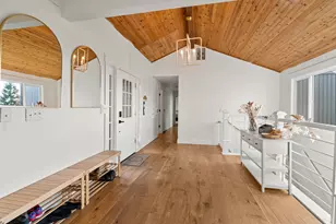 1383 Highcrest Dr, Medford, OR 97504 - Photo 3