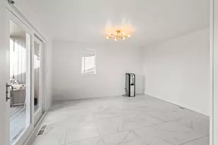 1383 Highcrest Dr, Medford, OR 97504 - Photo 7