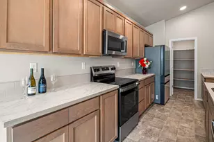 2346 NW Teak Pl, Redmond, OR 97756 - Photo 3