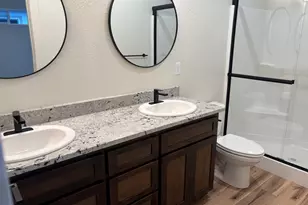 729 Dahl Pl, Medford, OR 97501 - Photo 11