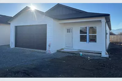 729 Dahl Place #5, Medford, OR 97501 - Photo 1