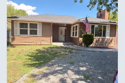4225 Summers Lane, Klamath Falls, OR 97603 - Photo 3