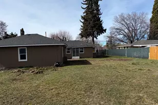 4225 Summers Ln, Klamath Falls, OR 97603 - Photo 3