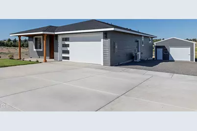 790 SE Cub Ct. Court #1, Madras, OR 97741 - Photo 1