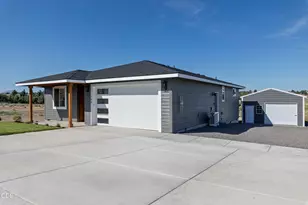 790 SE Cub Ct Ct, Madras, OR 97741 - Photo 1
