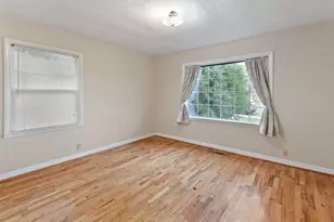 418 NE 11th St, Grants Pass, OR 97526 - Photo 7