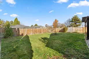 1025 Fairfield Ave, Central Point, OR 97502 - Photo 37