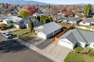 1025 Fairfield Ave, Central Point, OR 97502 - Photo 43