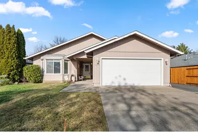 1025 Fairfield Avenue, Central Point, OR 97502 - Photo 1