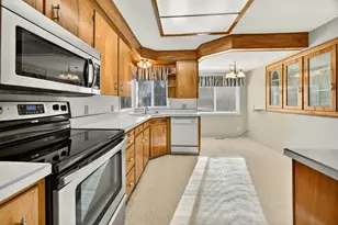 6 S Groveland Ave, Medford, OR 97504 - Photo 13