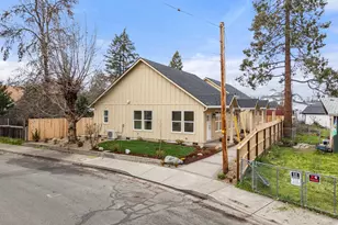 414 SW I St, Grants Pass, OR 97526 - Photo 23