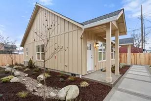 414 SW I St, Grants Pass, OR 97526 - Photo 13