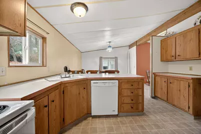 218 Hessar Street, Grants Pass, OR 97527 - Photo 11