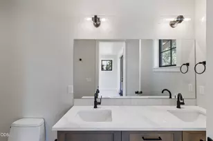 23114 Angler Ct, Bend, OR 97701 - Photo 55