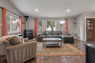 64564 Riverview Ave, Bend, OR 97703 - Photo 5