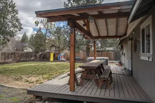 64564 Riverview Ave, Bend, OR 97703 - Photo 31