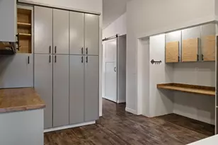 64564 Riverview Ave, Bend, OR 97703 - Photo 15