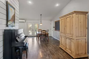 64564 Riverview Ave, Bend, OR 97703 - Photo 9