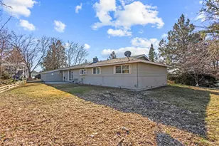 1642 NE Hilltop Ln, Madras, OR 97741 - Photo 11