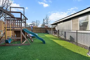 2491 Destiny Ln, Medford, OR 97501 - Photo 33