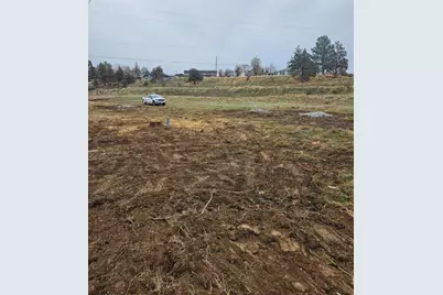 401 NE 6th Street, Madras, OR 97741 - Photo 3
