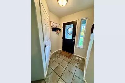 197 Jo Creek Place, Merlin, OR 97532 - Photo 3