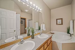 8540 Golden Pheasant Ct, Redmond, OR 97756 - Photo 15
