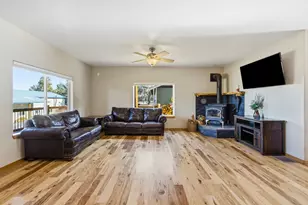 62262 Chickadee Ln, Bend, OR 97701 - Photo 13