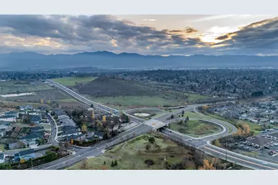 531 W La Strada Circle, Medford, OR 97504 - Photo 49