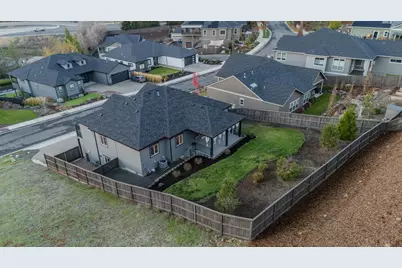 531 W La Strada Circle, Medford, OR 97504 - Photo 35