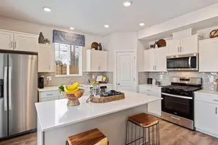 20592 Button Brush Ave, Bend, OR 97702 - Photo 9