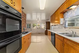 1021 NW Conklin Ave, Grants Pass, OR 97526 - Photo 11