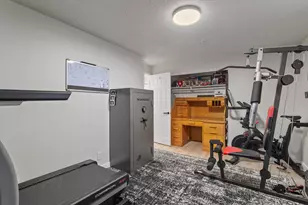 1051 NE Pepperwood Dr, Grants Pass, OR 97526 - Photo 19