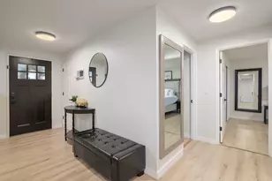 1051 NE Pepperwood Dr, Grants Pass, OR 97526 - Photo 3