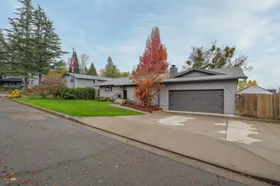 1051 NE Pepperwood Drive, Grants Pass, OR 97526 - Photo 37