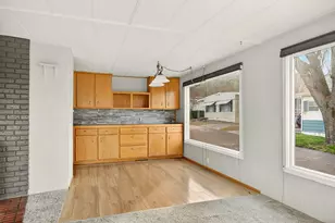 3955 S Stage Rd, Medford, OR 97501 - Photo 9